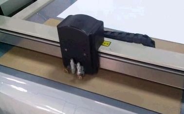 Il modello d'imballaggio 3D invia la taglierina del modello della carta della partecipazione di nozze, tagliatrice di CNC