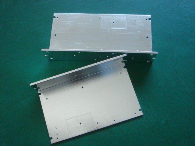 Precisione di CNC di L-Forma che lavora angolo a macchina di alluminio del prototipo rapido con il rivestimento di conversione